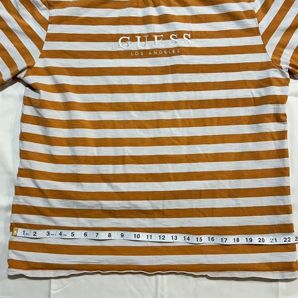 Vintage Y2K/90s Embroidered Guess T-Shirt Mustard Yellow/White Size Large - Picture 4 of 9